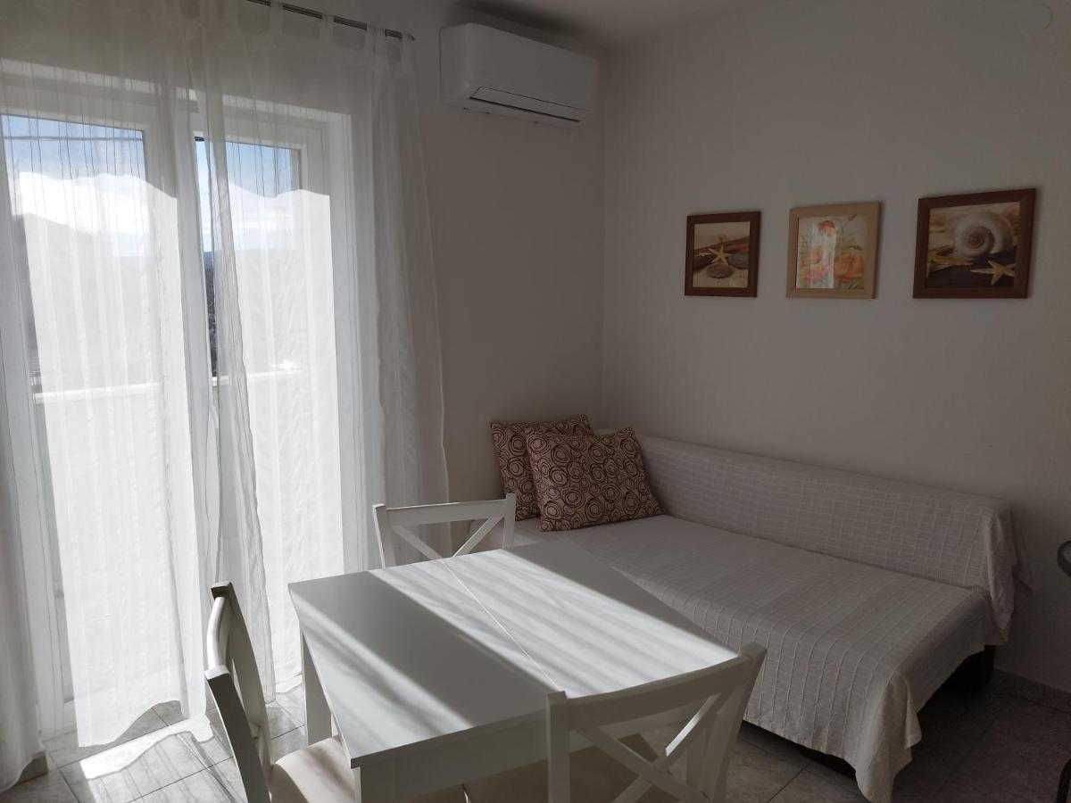 Apartments Valeria Каштела Экстерьер фото